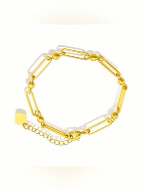 Elegant Gold Paperclip Design With Heart Charm Bracelet